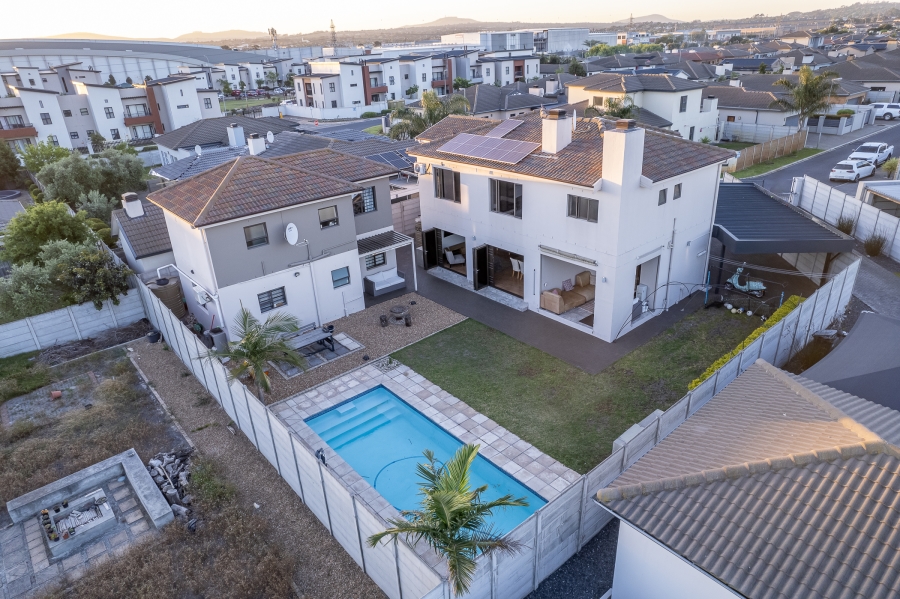 6 Bedroom Property for Sale in Brackenfell South Western Cape